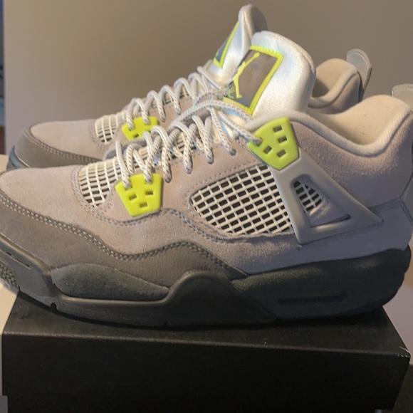 Air Jordan Retro SE (GS) Cool Grey/Volt-Wolf